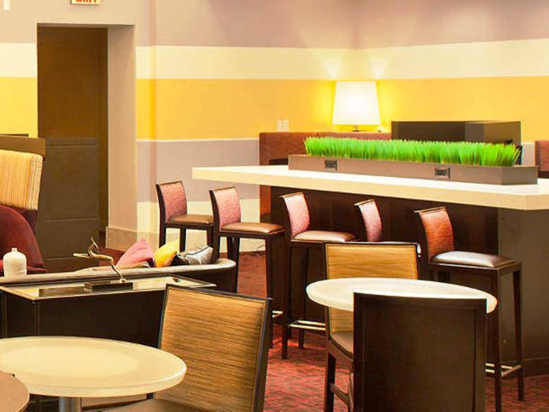 Courtyard By Marriott New York Jfk Airport Hotel Exterior photo